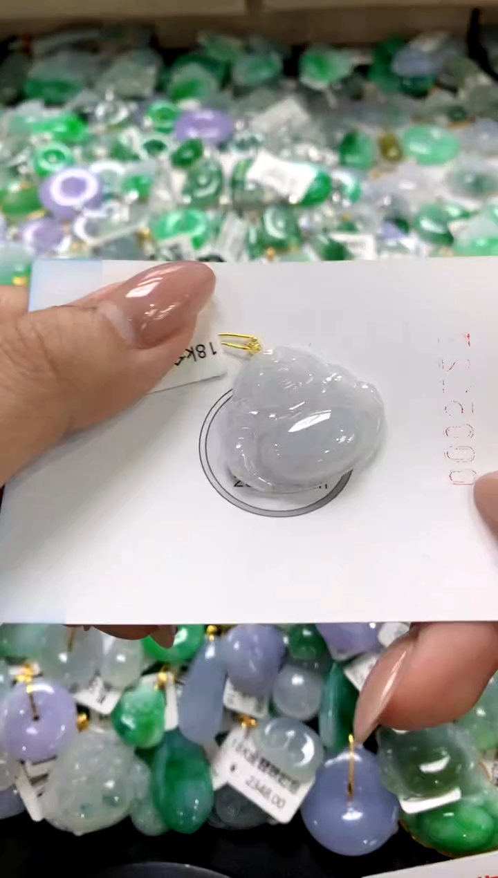 颈饰18K金镶嵌翡翠1111111111111111