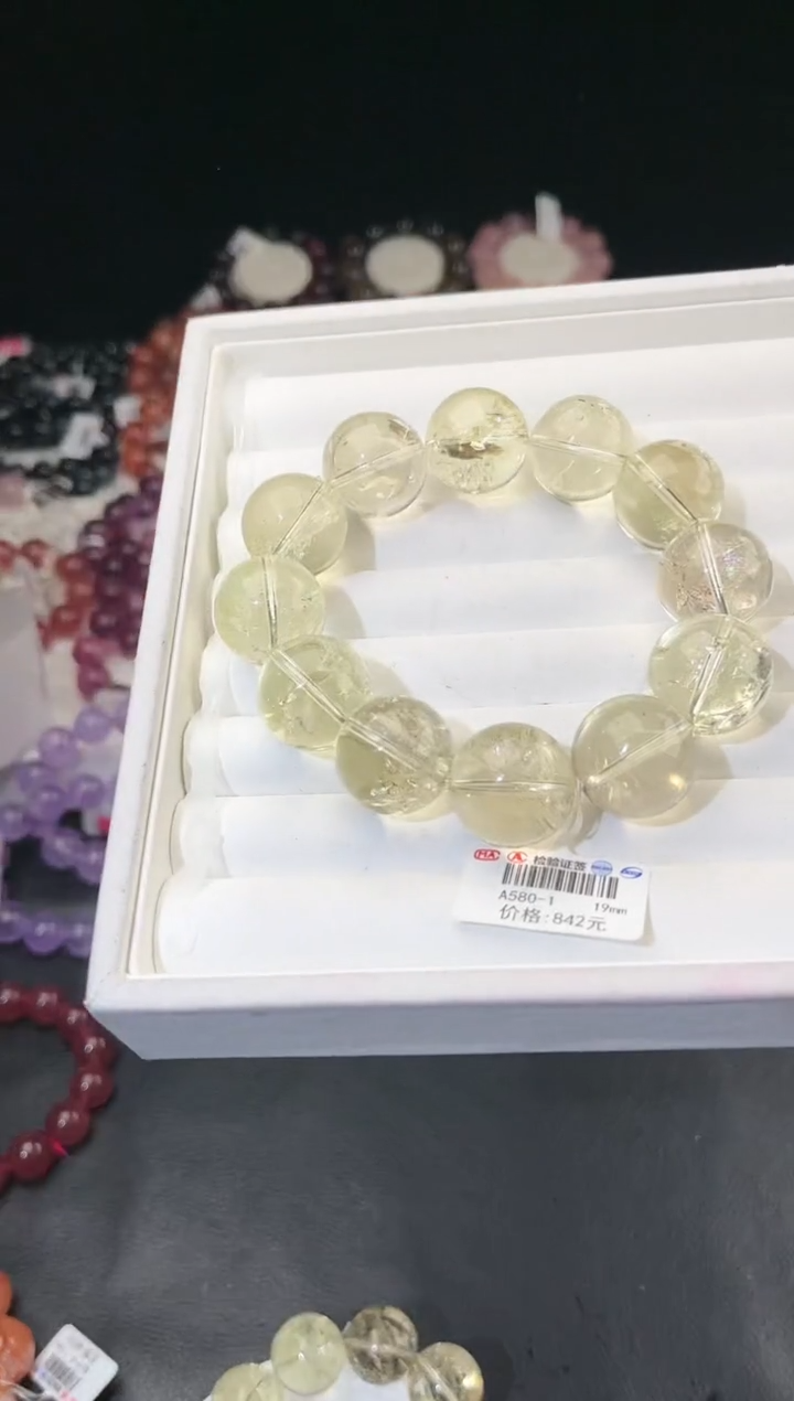 【闪购商品】水晶手链未镶嵌多样性发一竹叶青19mm