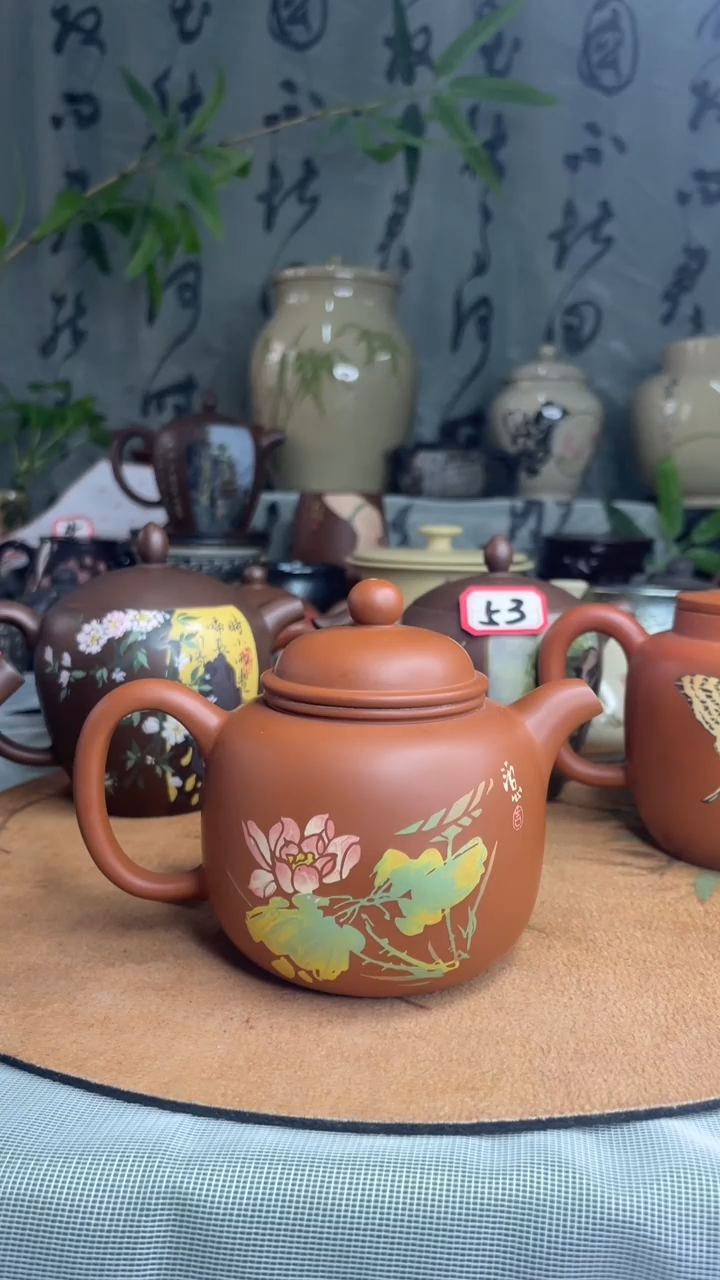 建水紫陶红泥复烧刻填壶1只