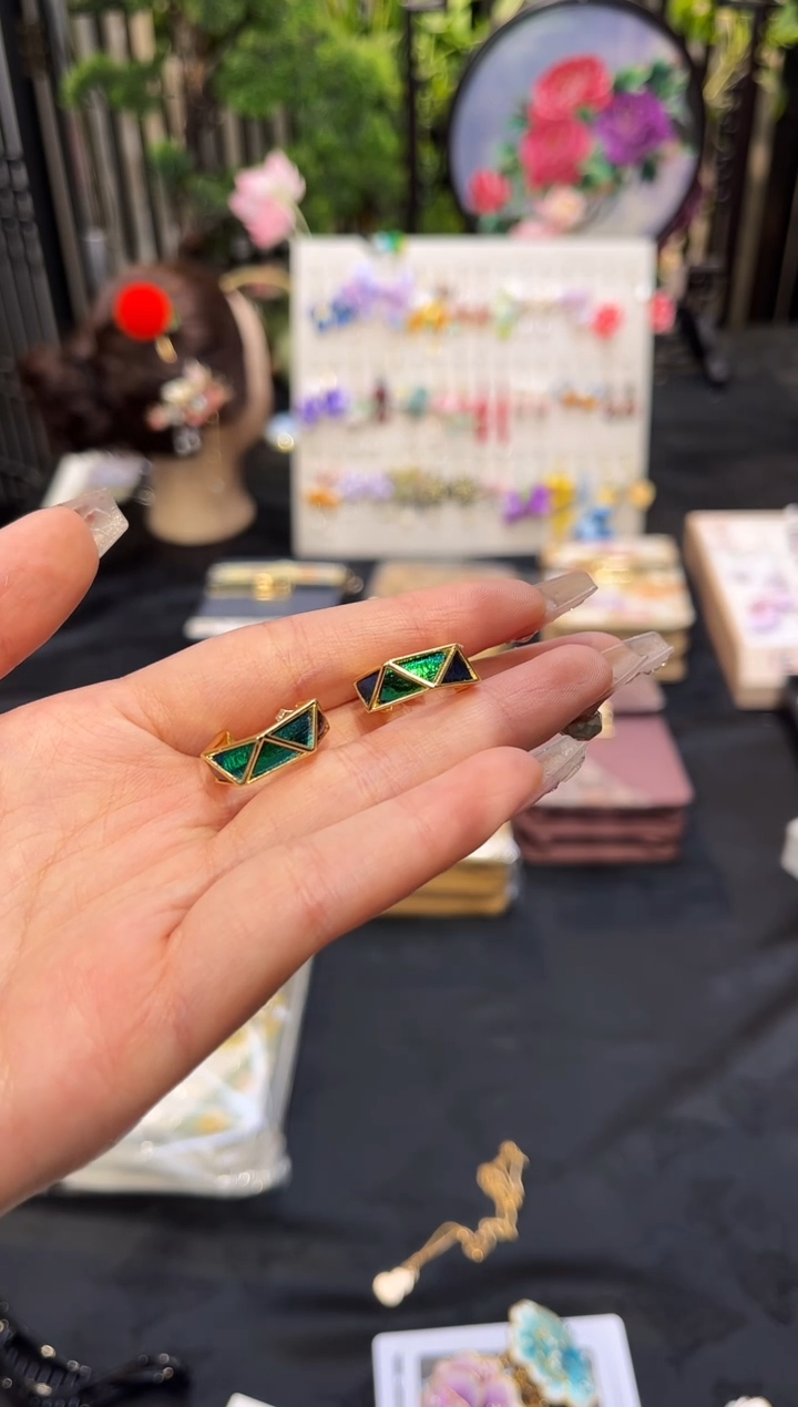 织绣硕***麻非遗手工苏绣饰品