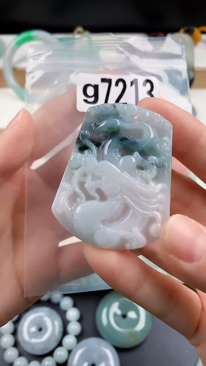 颈饰未镶嵌翡翠天然翡翠吊坠挂件