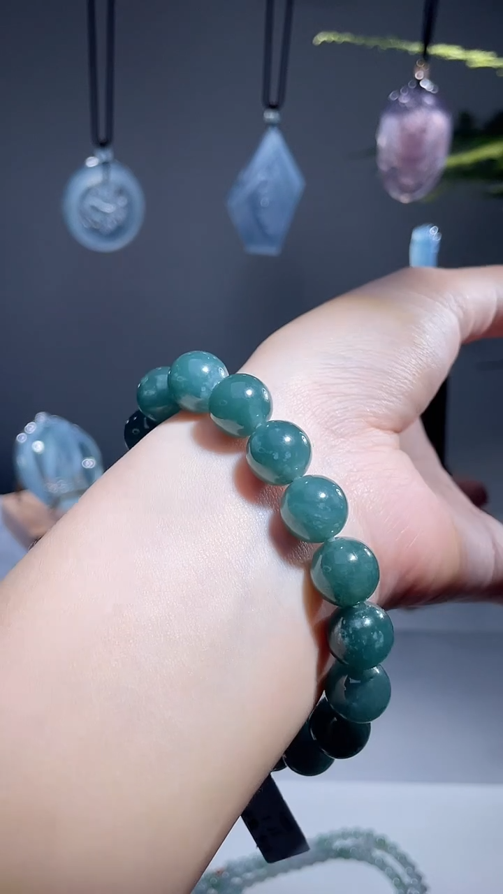 颈饰未镶嵌翡翠手串