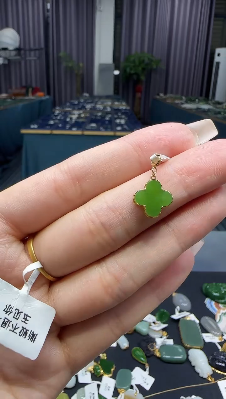 和田玉18K金镶嵌挂件1