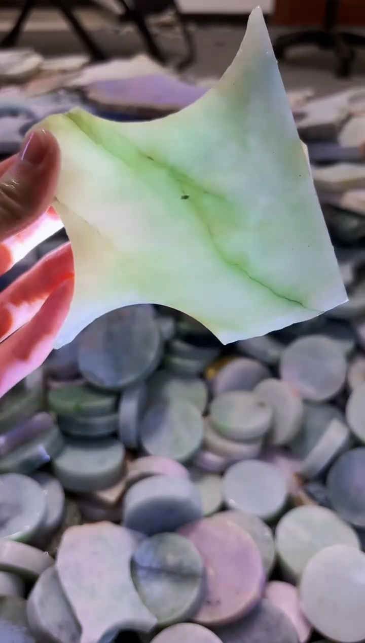 【闪购商品】翡翠颈饰未镶嵌A货吴玉323