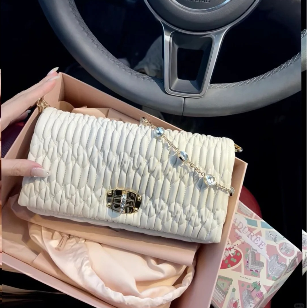 95新 MIU MIU/缪缪 miumiu 宝石链条新款金扣白色/98新/优选