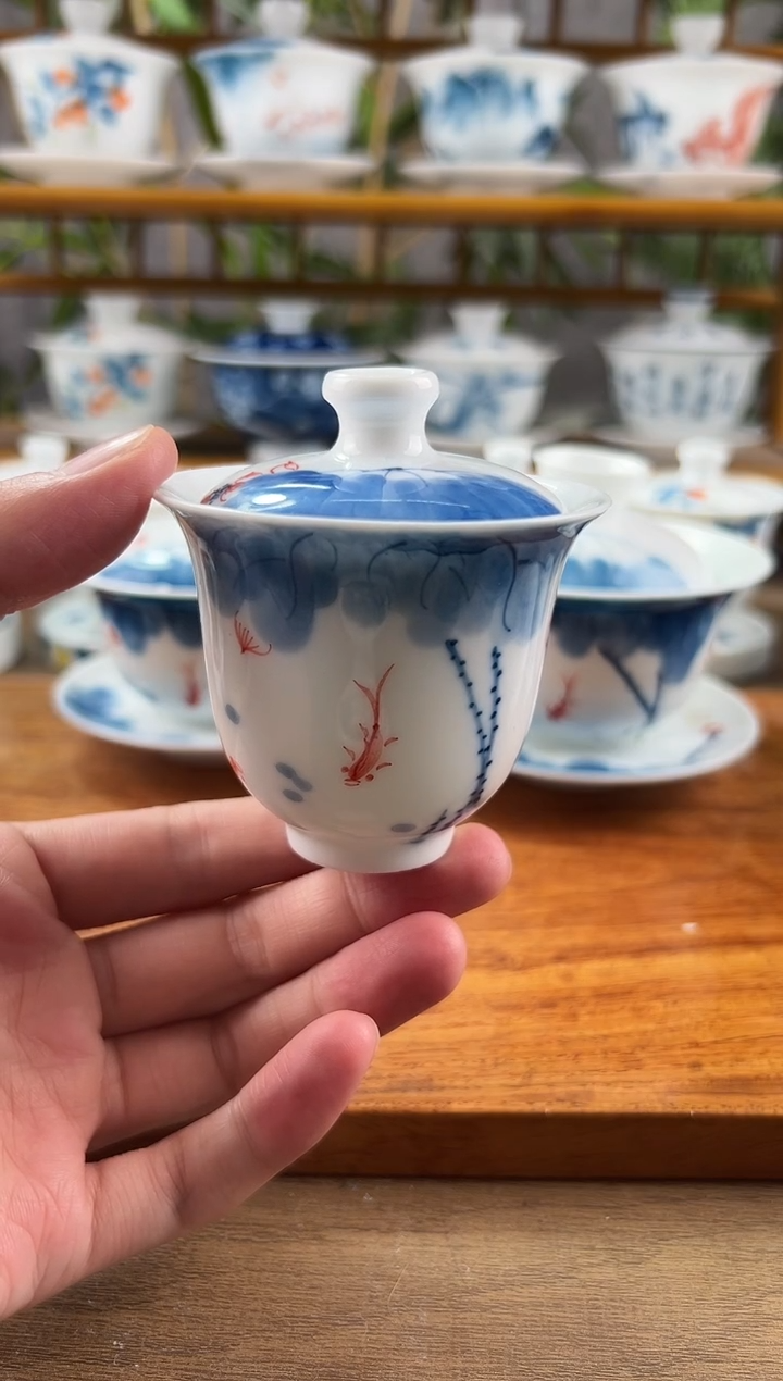 【闪购商品】微瑕线条莲美人备盖碗