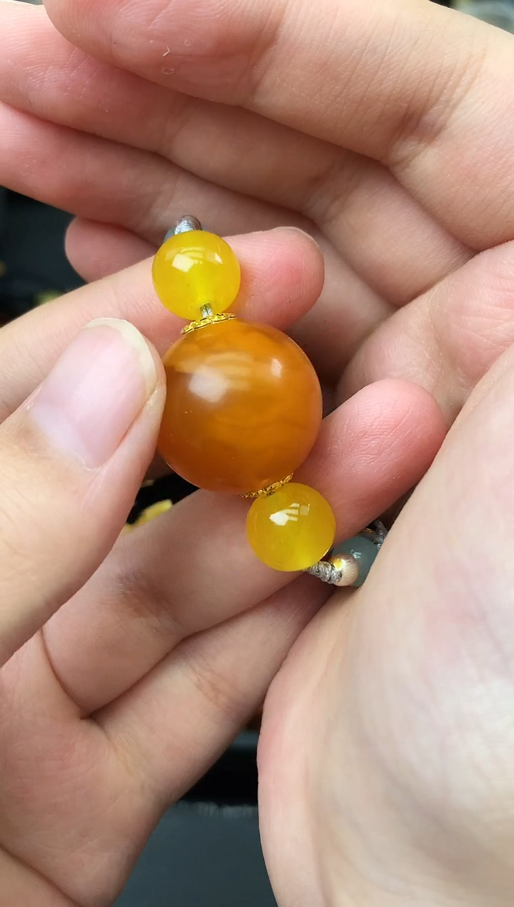 未镶嵌琥珀珠宝奇石100