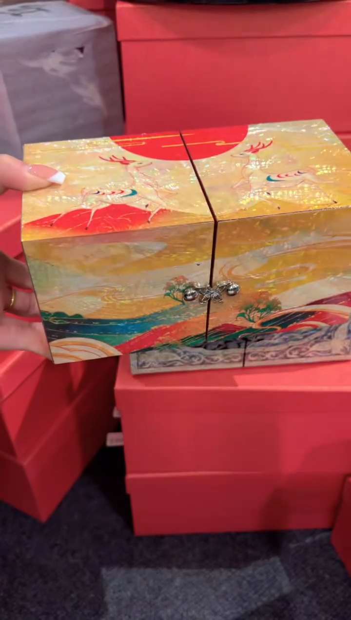 【闪购商品】微瑕不退不换.弘贝雅螺钿漆器文化馆