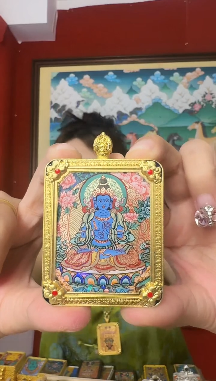 吊坠大老师-热贡纯手绘唐卡多多