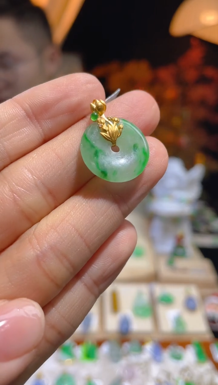 【闪购商品】翡翠颈饰18K金镶嵌假一赔三