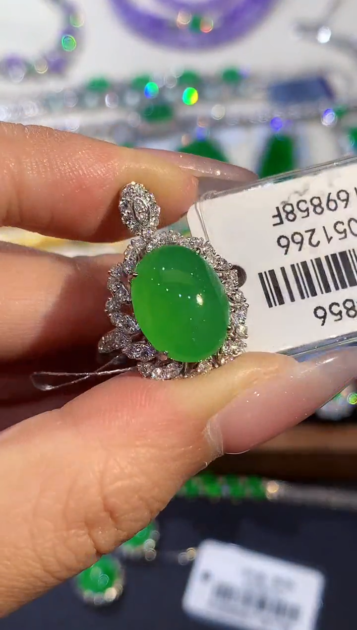 18K金镶嵌戒指翡翠SY多样性发其一