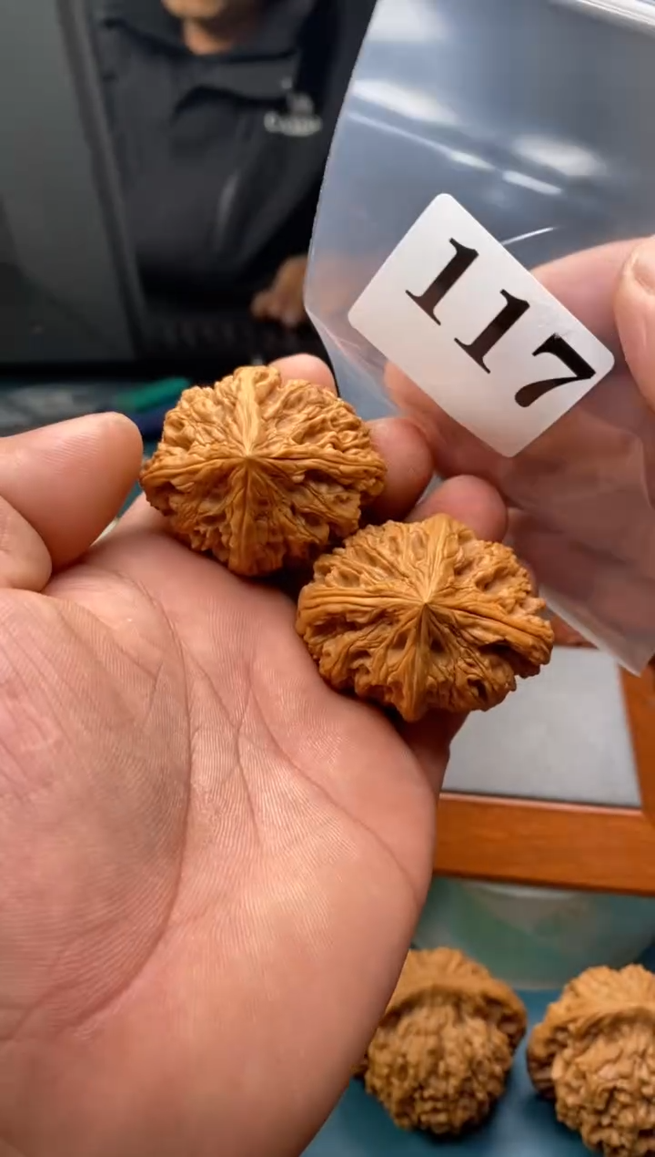 把件文玩核桃三棱117