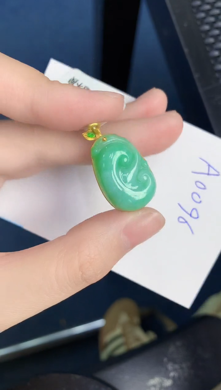 【闪购商品】翡翠颈饰18K金镶嵌0000000000