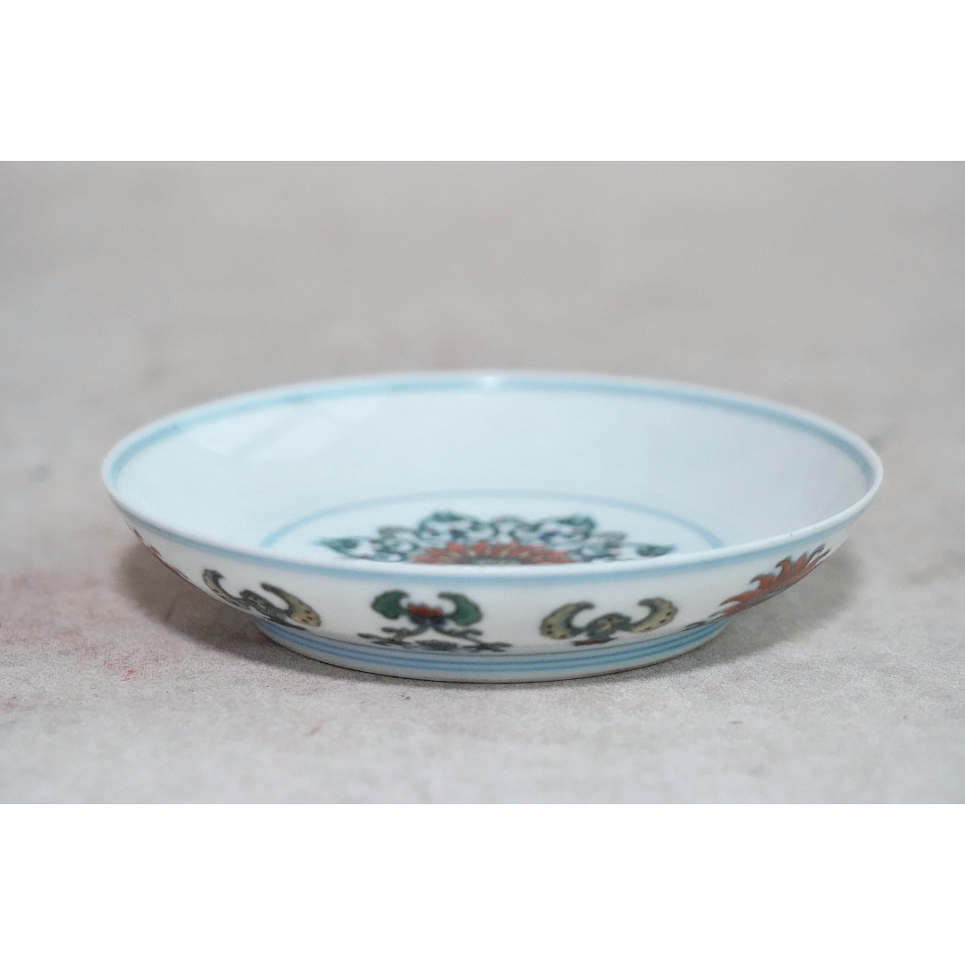 文华藏珍第379期拍品 12 清代 斗彩花卉纹盘