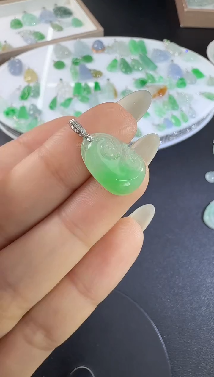 颈饰18K金镶嵌翡翠H1204-1501-591