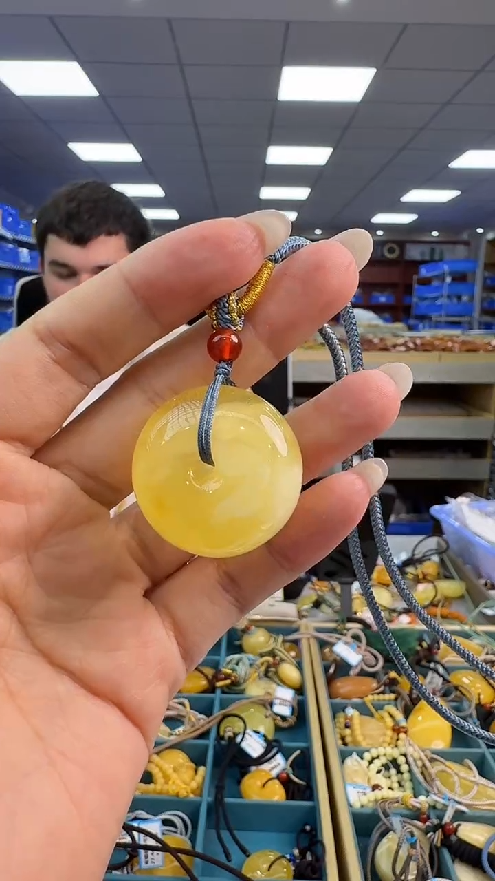 琥珀颈饰未镶嵌260秒拍号 假一罚三 