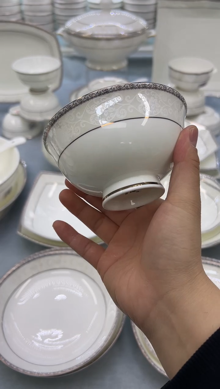 骨瓷玲珑4.5高6个  