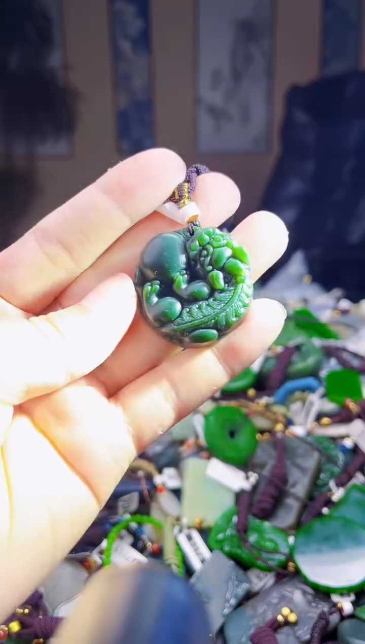 和田玉未镶嵌颈饰拍一发一