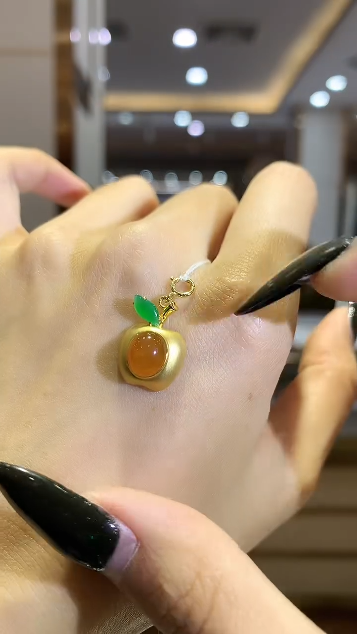 【闪购商品】翡翠吊坠(不含链)18K金镶嵌翡翠吊坠