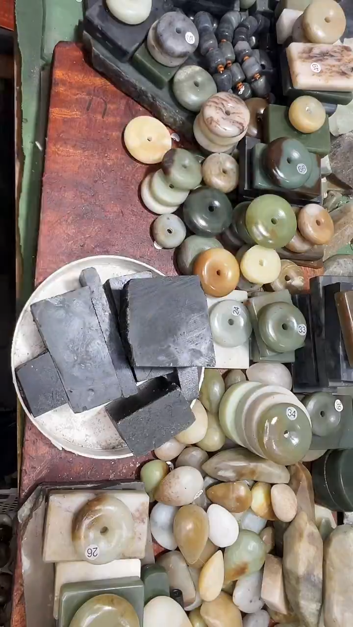 未镶嵌和田玉珠宝半成品1