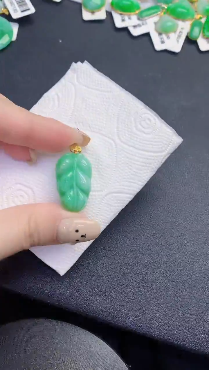 颈饰未镶嵌翡翠缅甸天然翡翠A货