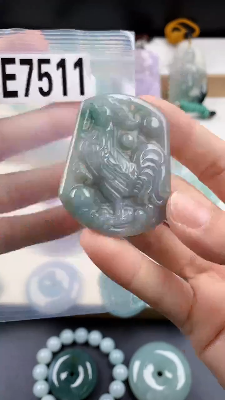 颈饰未镶嵌翡翠天然翡翠吊坠挂件