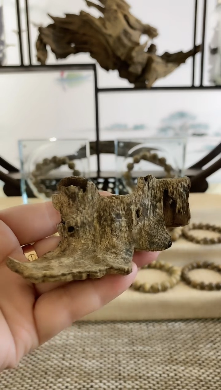 【闪购商品】沉香摆件越南富国岛百年老料16.63克