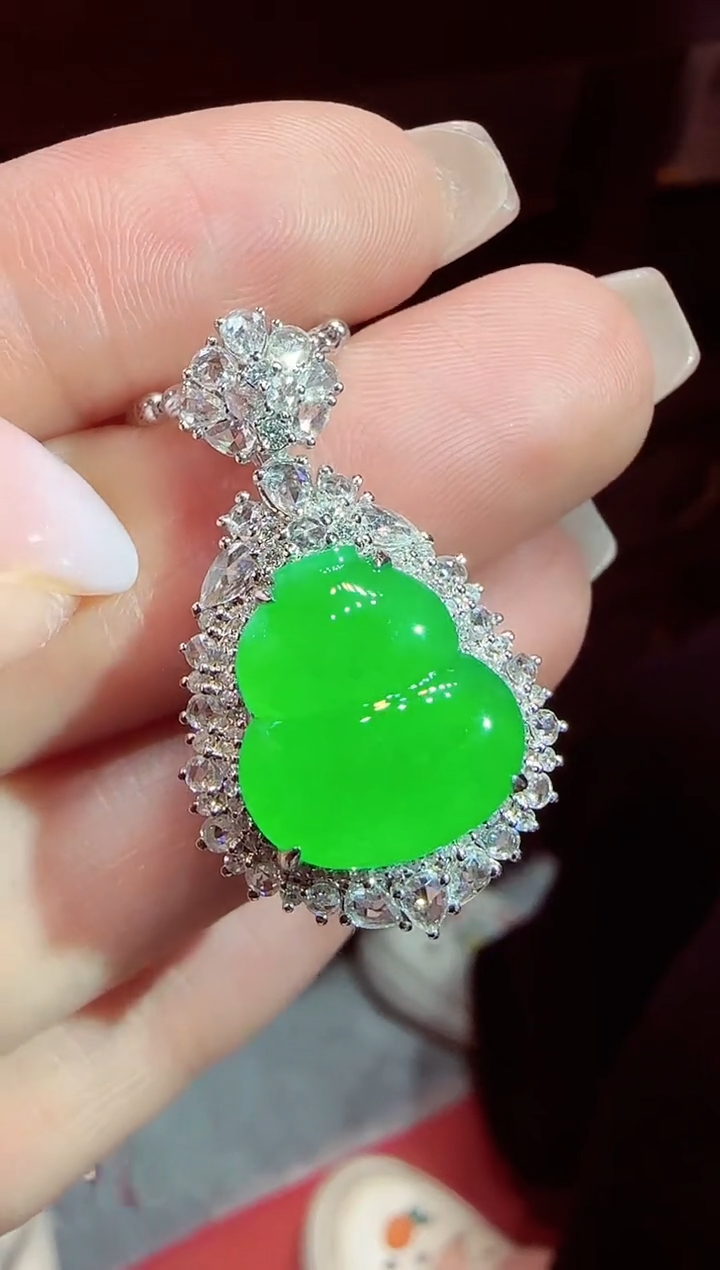 【闪购商品】翡翠吊坠(不含链)18K金镶嵌葫芦