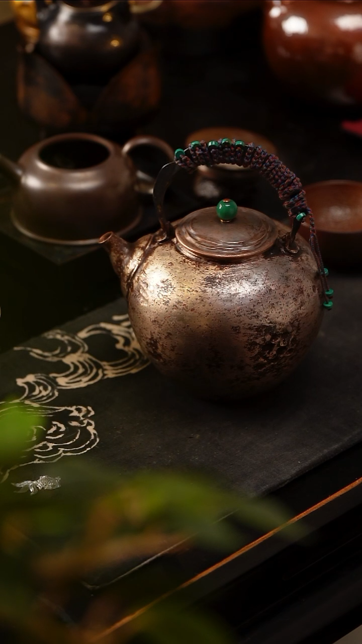 汐**觉茶花壶   春喜铜    