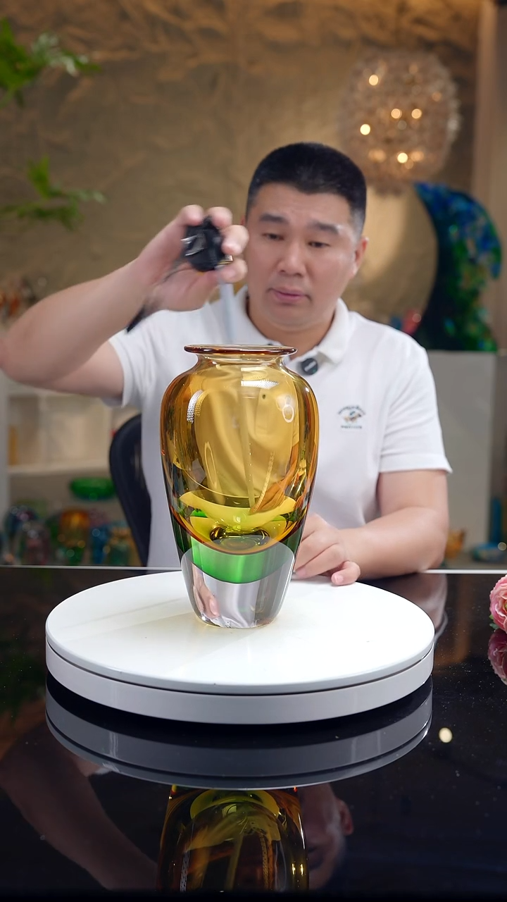 设计款水晶琉璃花器