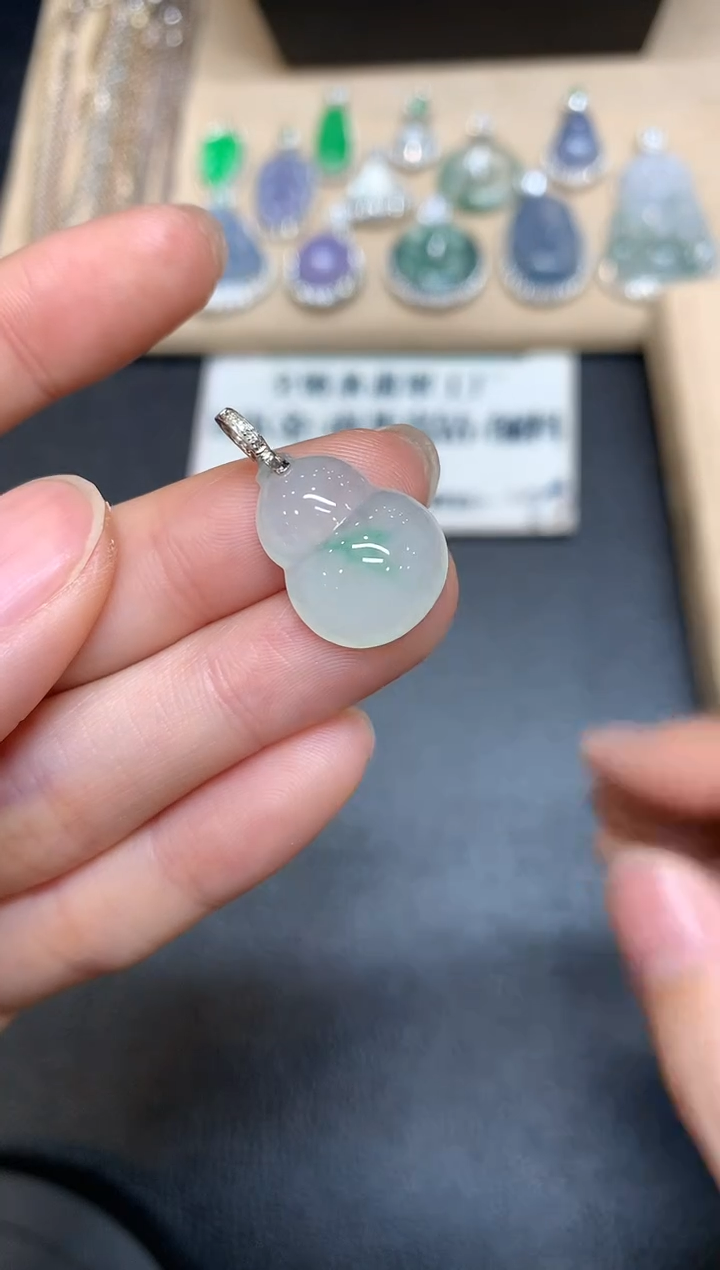 【闪购商品】翡翠颈饰18K金镶嵌【无服务费