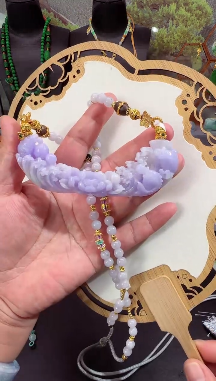 【闪购商品】翡翠颈饰未镶嵌牌子