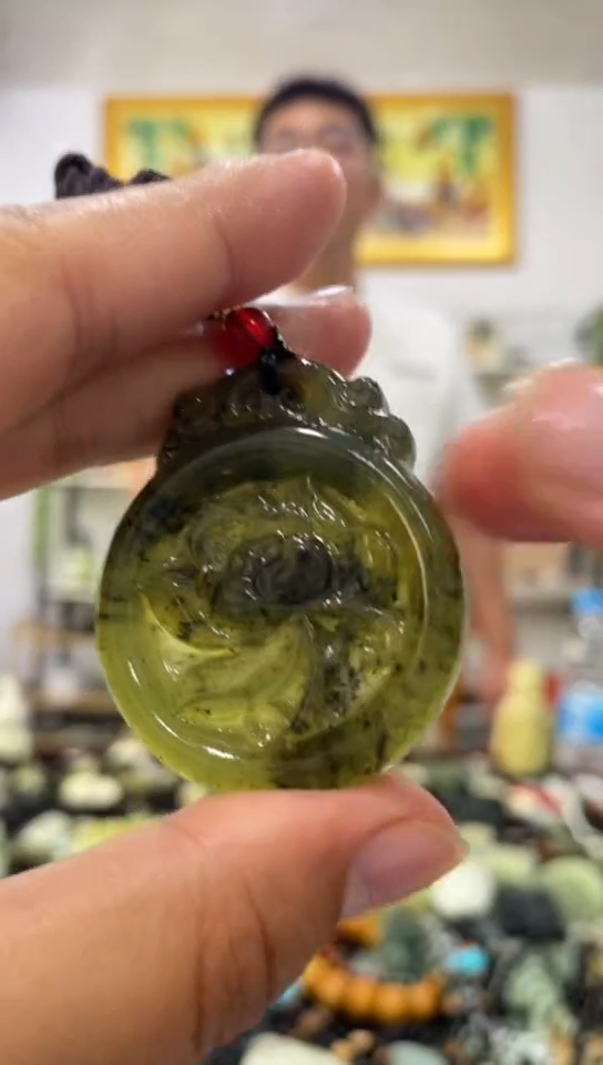 未镶嵌岫玉吊坠 