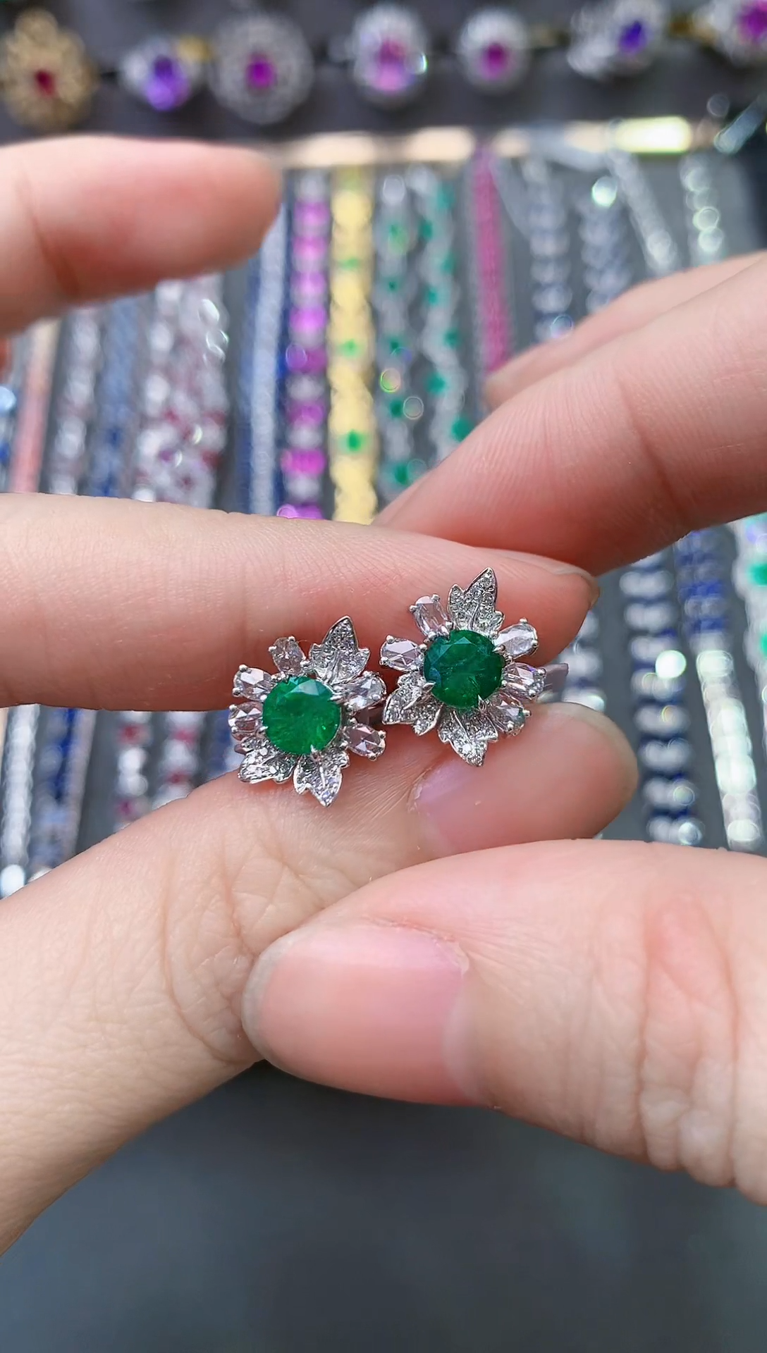 【闪购商品】祖母绿耳饰18K金镶嵌1