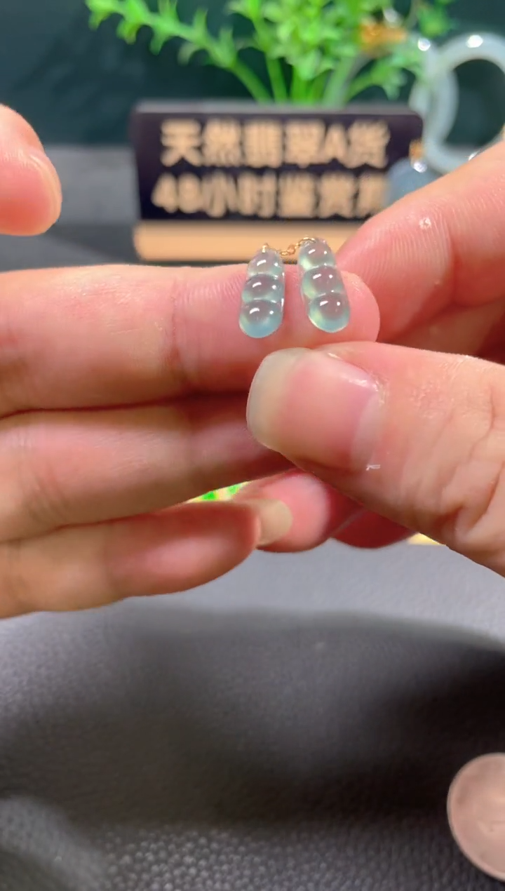 翡翠18K金镶嵌颈饰翡翠