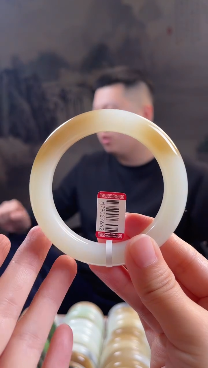 未镶嵌手镯和田玉57+圈口7662