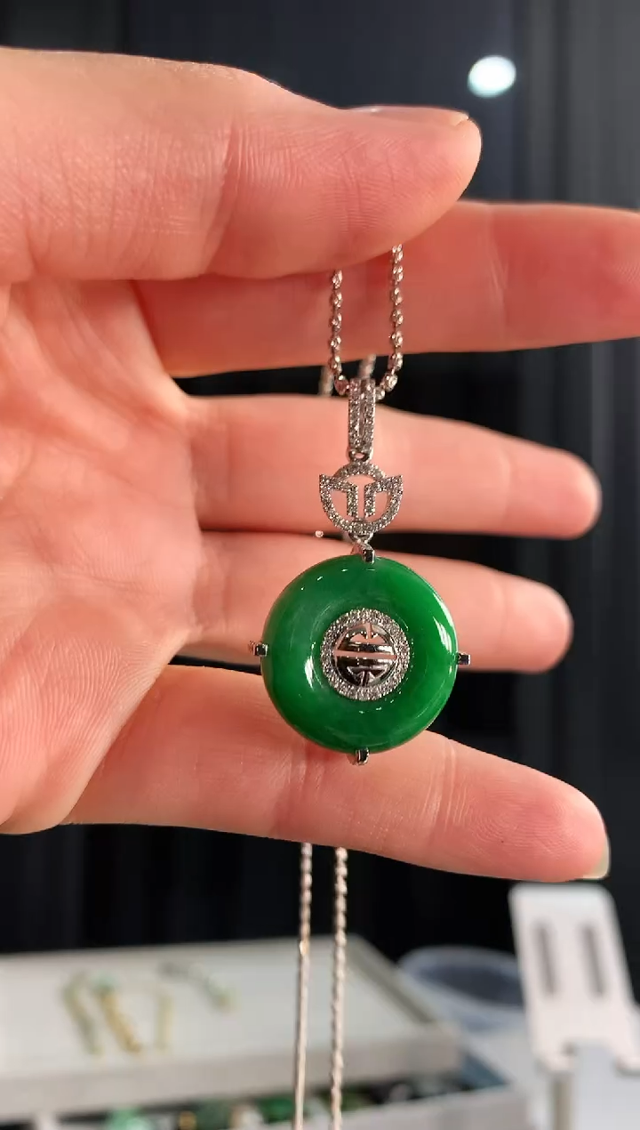 【闪购商品】翡翠吊坠(不含链)18K金镶嵌吊坠