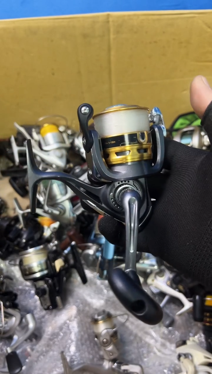 H*木微瑕钓鱼轮，直播间讲解为准，看清楚再拍，如有拆卸不退换