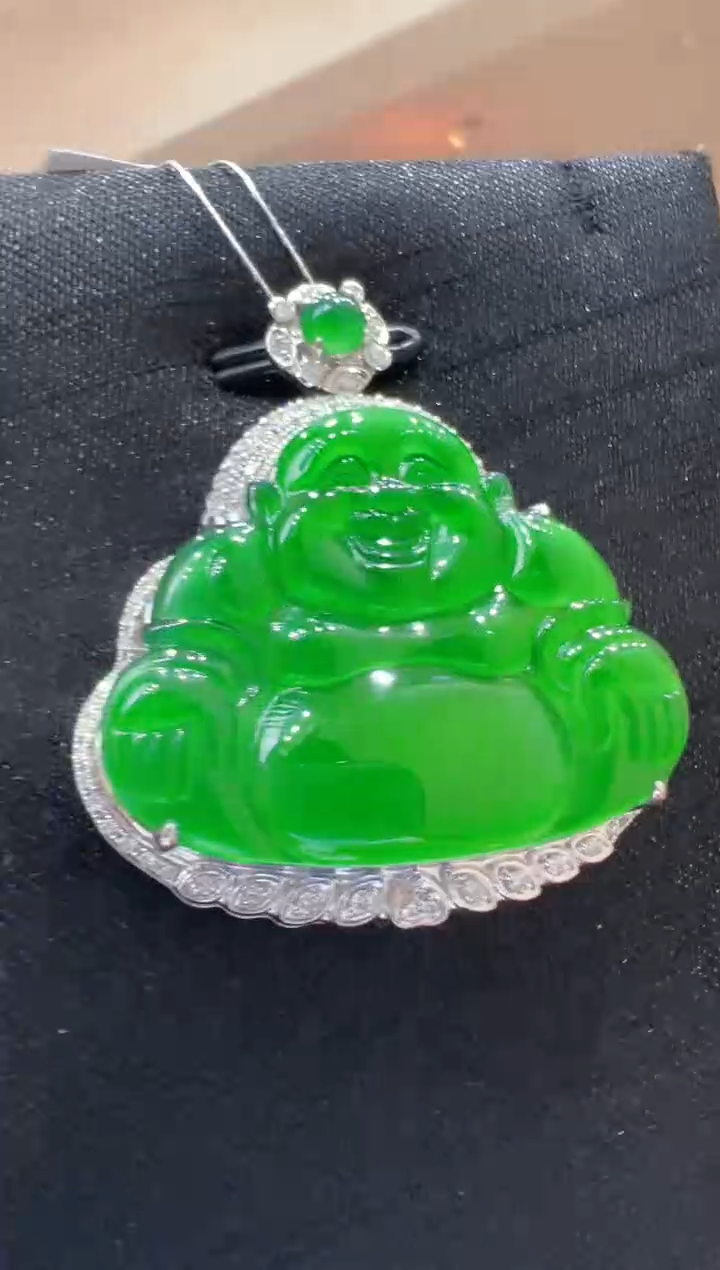 【闪购商品】翡翠吊坠(不含链)18K金镶嵌                