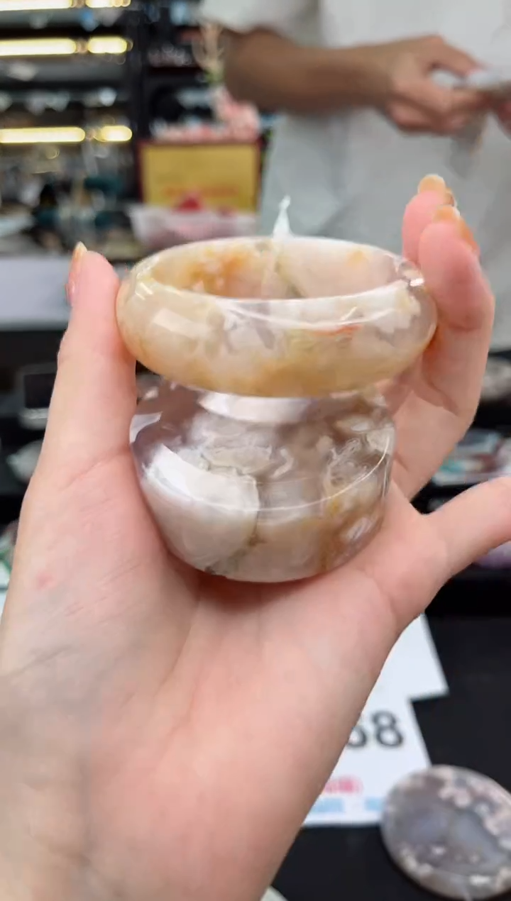 【闪购商品】石英质玉手镯未镶嵌55圈口（赠品镯心）1600044