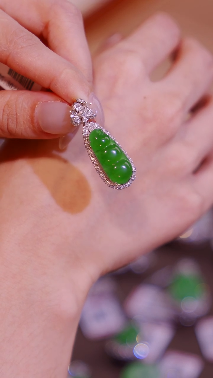 吊坠(不含链)18K金镶嵌翡翠a39