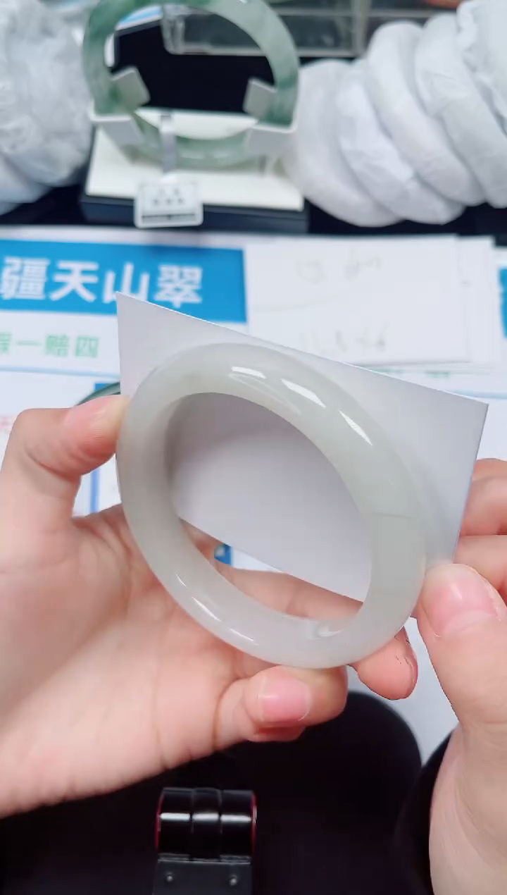 未镶嵌手镯石英质玉143-59/60