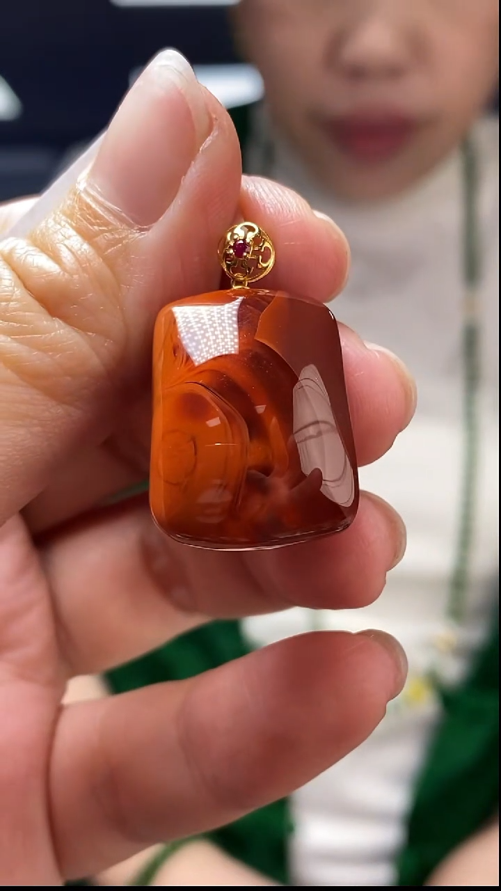 吊坠(不含链)18K金镶嵌南红玛瑙G09948