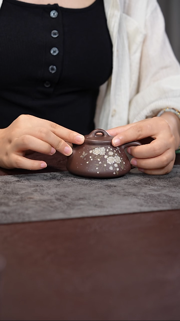 茶杯紫砂天青 世恒石瓢 泥绘 海棠花