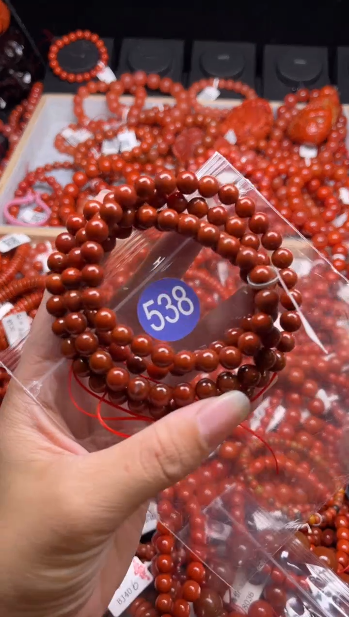 南红玛瑙未镶嵌珠宝奇石538-7