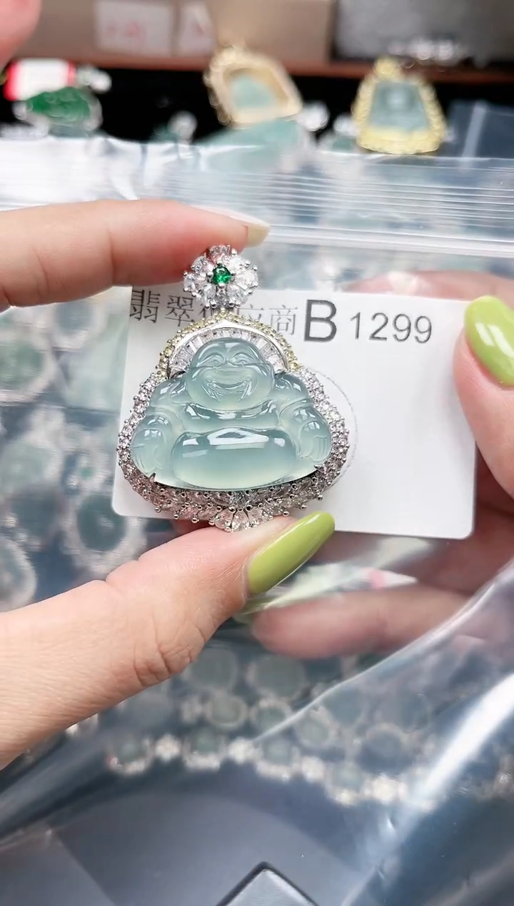 【闪购商品】翡翠颈饰未镶嵌1299赠皮绳