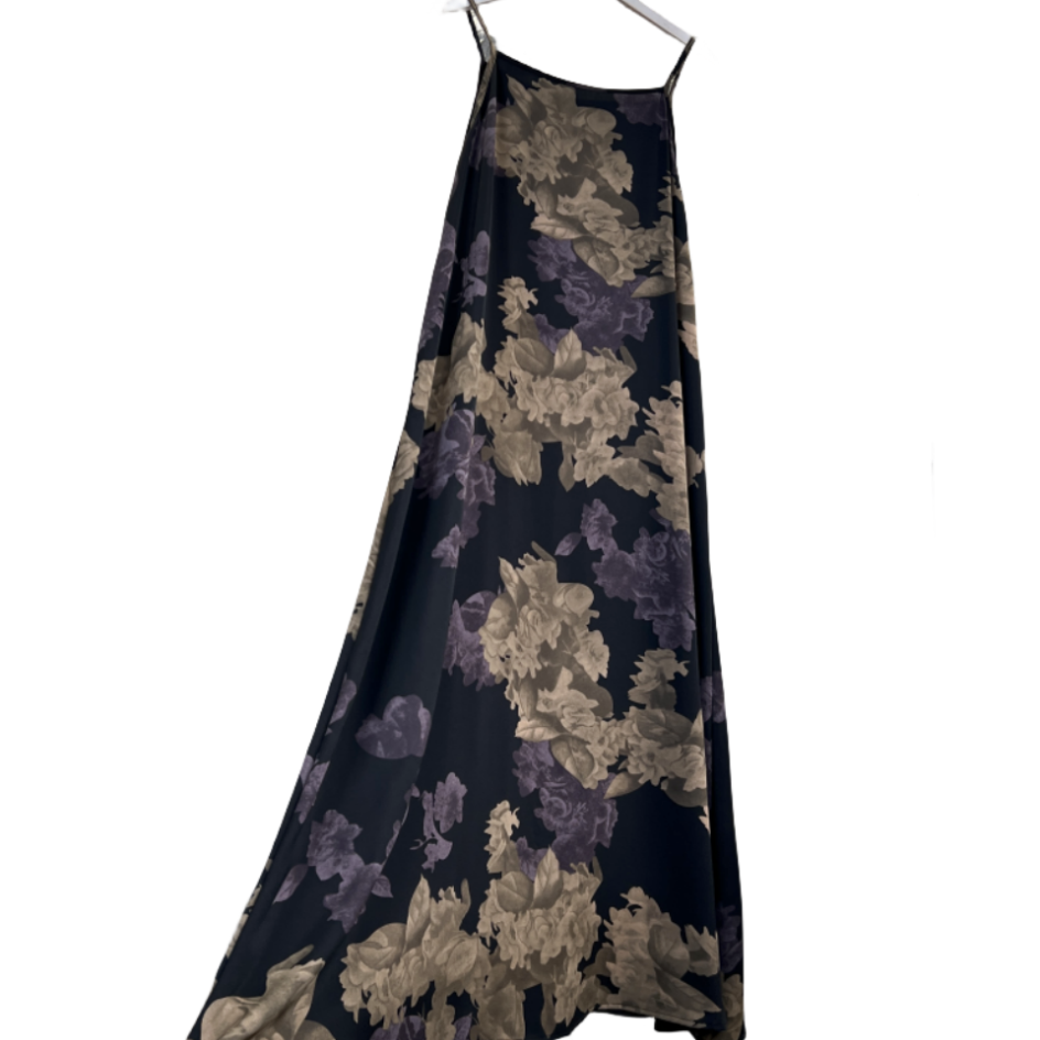 (QQ)109/经典黑底印花神秘柔软修身遮肉时尚吊带长裙女装连衣裙