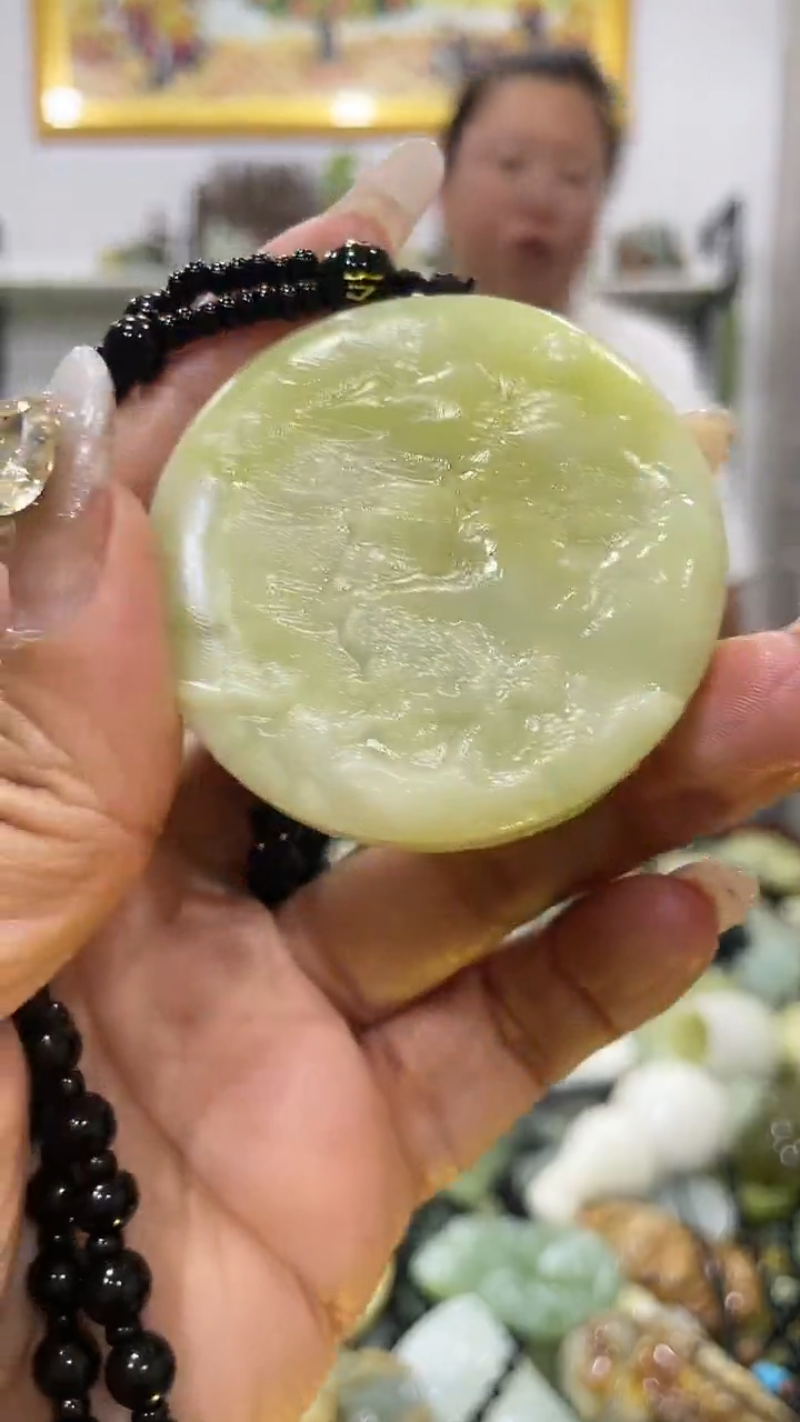 岫玉未镶嵌吊坠