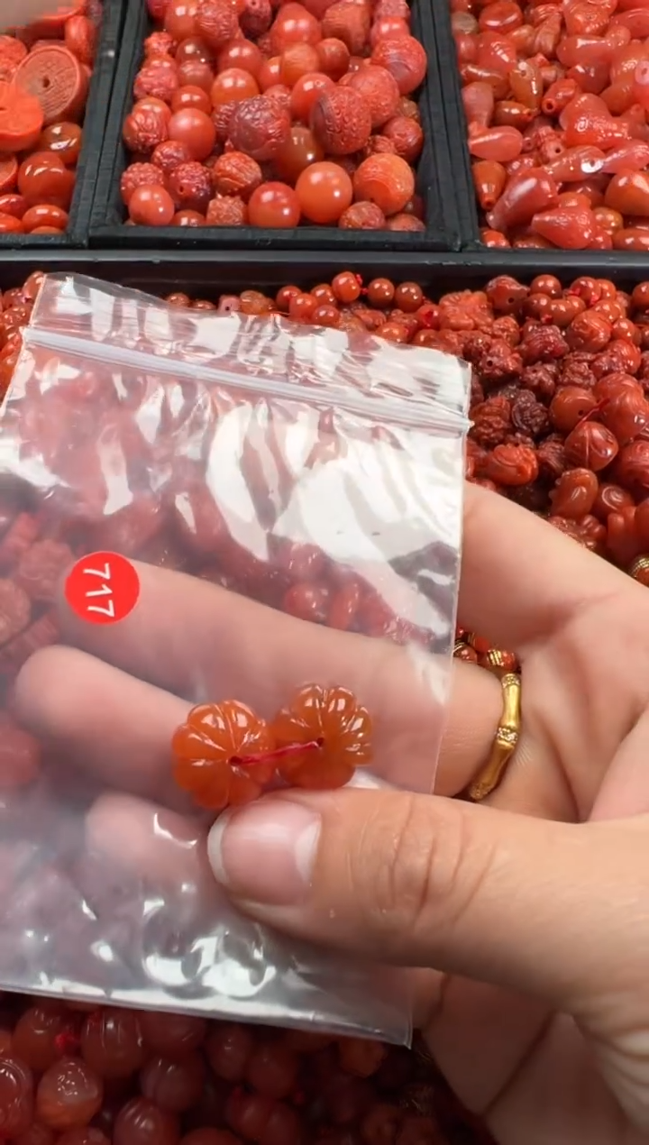 【闪购商品】南红玛瑙颈饰未镶嵌1