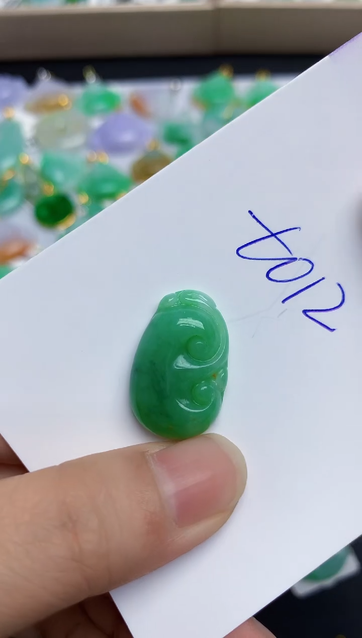 翡翠未镶嵌颈饰11111111